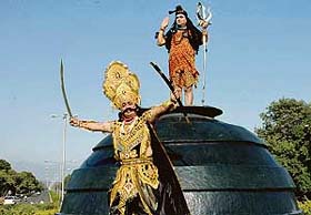 Ramlila’s Shiva and Ravana enact a scene at Matka Chowk, Sector 17, Chandigarh