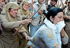 Women constables get tough with protesters in Srinagar