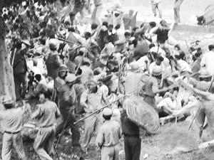 Police beat up dismissed Hero Honda factory workers at Gurgaon
