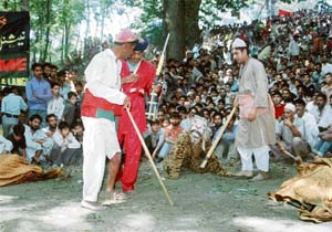 Bhande Paether being performed by the National Bhande Theatre