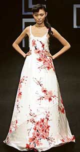 A model presents a creation by Chinese designer Frankie Xie as part of Spring/Summer 2007 ready-to-wear collection in Paris on Sunday.