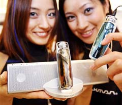 Japan's electronics giant Sony unveils new digital audio player "Walkman NW-706F" and speakers equipped with a 4GB flash memory to store various formated digital music contents such as ATRAC, MP3, WMA, AAC and PCM noise
