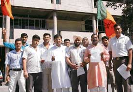 Members of the Bharatiya Janata Yuva Morcha, Chandigarh, submit a memo to the DC to be forwarded to the President of India on Monday