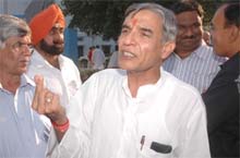 The Union Minister of State for Finance, Mr Pawan Kumar Bansal, interacts with mediapersons after inaugurating the administrative complex of DAV College in Jalandhar on Monday.
