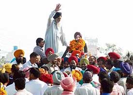 A statue of Prof Mohan Singh at Aarti Chowk on the Ferozepore road, Ludhiana, being garlanded by members of the Bhai Mohan Singh International Foundation on Wednesday.