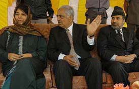 Peoples Democratic Party chief Mehbooba Mufti (left), former Chief Minister Mufti Mohammed Sayeed and former Minister Muzaffar Hussain Beigh at a rally in Ganderbal, 25 from Srinagar