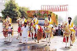 Panj Piaras lead a nagar kirtan on the eve of the Aagman Purb of Guru Nanak Dev ji in Ludhiana