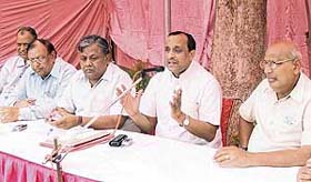 Mr Pradeep Mittal, national president of the All-India Aggarwal Sammelan, and Mr Amrit Lal Aggarwal, president of the Punjab Pradesh Aggarwal Sammelan, at a news conference in Ludhiana