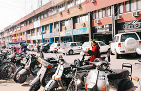  Lack of parking space results in congestion in the parking lots in Chandigarh.