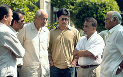 Former Indian skipper Sunil Gavaskar (second from right) along with former BCCI presidents Raj Singh Dungarpur (left) and Rungta (right) during the cremation of Polly Umrigar in Mumbai on Wednesday. 