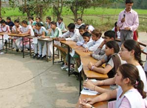 Students in a quiz contest.