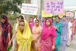 Students participate in Samajik Chetna Rally organised by the Guru Nanak Mission Trust, Dhahan Kaleran, at Bangaon