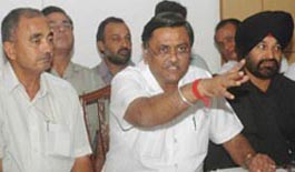 BJP leader Manoranjan Kalia accuses Congress MLA Raj Kumar