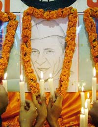 Children pay tributes to Chahca Nehru on Childrens Day in Amritsar