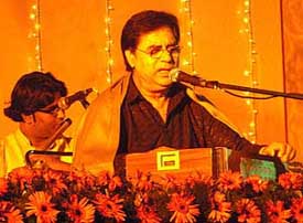 Ghazal maestro Jagjit Singh performs at the Rubaru programme at Kala Gram in Chandigarh on Saturday. 