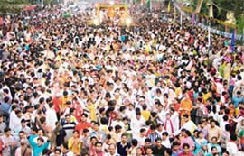 A massive procession of the yatra in Ludhiana