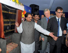 Maharashtra Chief Minister Vilasrao Deshmukh at the stone-laying ceremony of General Motors' Talegaon plant, to be constructed on a 300-acre plot near Pune at a cost of $300 million, on Tuesday
