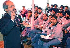 Dr V.S. Ravinderran of Eduexcl interacts with students of MGN School in Jalandhar.