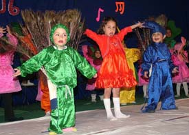 Tiny tots of Little Blossoms School put up a show signifying the importance of Planet Earth in Jalandhar.