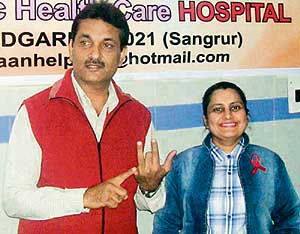 Dr S. R. Shahi and Dr Rameshwari Sharma address a gathering at Mandi Ahmedgarh