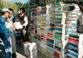 Students can find all kinds of books in the market at affordable prices.
