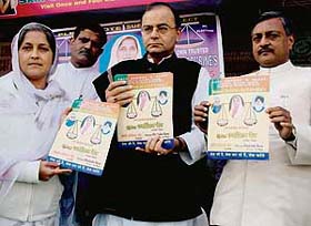 Mr Arun Jaitley and Mr Satya Pal Jain release the election brochure of Ms Harjinder Kaur, SAD candidate from Ward No 15 in Sector 44, Chandigarh