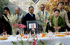 Admirers and members of the family pay tributes to Saroop Krishen, former Chief Secretary of Haryana, by lighting candles in front of his photograph in Chandigarh on Tuesday.