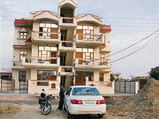 Flats constructed by private builders are not getting any buyers in Faridabad as the state government has banned the registry of such flats.