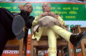 BJP senior leaders Murli Manohar Joshi and Arun Jaitley at a rally protesting against UPA governments appeasement policy on Thursday