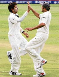 S. Sreesanth (left) and Anil Kumble orchestrated South Africas downfall in the Johannesburg Test