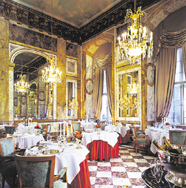 Restaurant Les Ambassadeurs in Paris