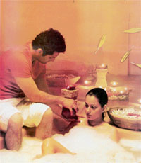 Kangana Ranaut with Shiney Ahuja in Woh Lamhe