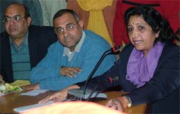 Sushma Gautam, Congress councillor who joined the BJP, along with BJPs Punjab unit president Avinash Khanna and district president Shiv Dayal Chugh at a press conference in Jalandhar on Friday.