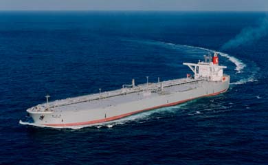 300,000-tonne Japanese tanker Mogamigawa is seen in this undated photo released by Kawasaki Kisen Kaisha Ltd in Tokyo on Monday. The large crude carrier and a US nuclear submarine collided in the Arabian Sea, but there were no injuries or oil leaks, officials at the tankers owner said on Tuesday. 