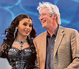 Hollywood actor Richard Gere and Bollywood starlet Bipasha Basu take part in an event to spread HIV/AIDS awareness among sex workers in Mumbai