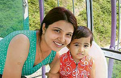 The best journalist of the electronic media Preeti Sompura is a doting mother too