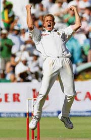 Veteran all-rounder Shaun Pollock played a key role in South Africas come-from-behind series win over India. 