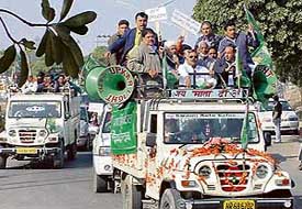 The Indian National Lok Dal (INLD) cavalcade led by Mr Ajay Singh Chautala's vehicle makes its way to the District Secretariat in Sector 1,Panchkula, on Tuesday.