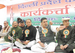 Congress leaders Ajay Maken, Jagdish Tytler, Ashok Gehlot, Ram Babu Sharma and Sajjan Kumar at Delhi Pradesh Congress Workers Conference