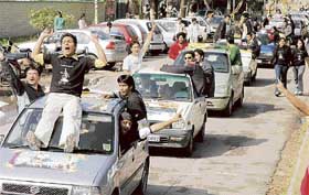 Enthusiastic organisers of PEC Fest take to the road in a rare show of passion for the event scheduled to be held in Chandigarh from Friday.