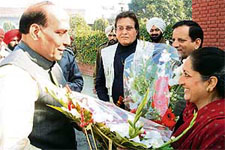 President of the BJP Rajnath Singh is welcomed at Pathankot