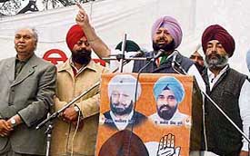 The Chief Minister, Capt Amarinder Singh, addresses a rally