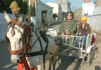 War veteran Maj Mohinder Singh Sarkaria (84) along with his six-year-old grandson in Amritsar