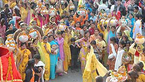 Women enjoy kalash yatra on the occasion of Mahashiva- ratri in Karnal