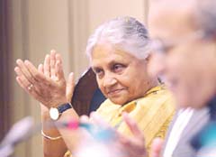 Delhi Chief Minister Sheila Dikshit at the inaugural session of FICCI Environment Conclave 2007 at FICCI.