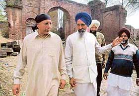 Nijjer along with sarpanch of Mardanpur village.