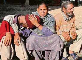 Deepak with his mother Darsha and father Banarasi Lal.
