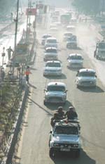 CM enters city:Chief Minister Parkash Singh Badals motorcade passes through Jalandhar city