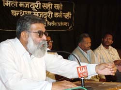 Suneet Chopra, general secretary All India Agricultural Workers Union, speaks at the National Convention on Bonded Labour in Jalandhar 
