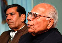 Senior lawyer Ram Jethmalani (wearing glasses) addresses reporters in Jammu